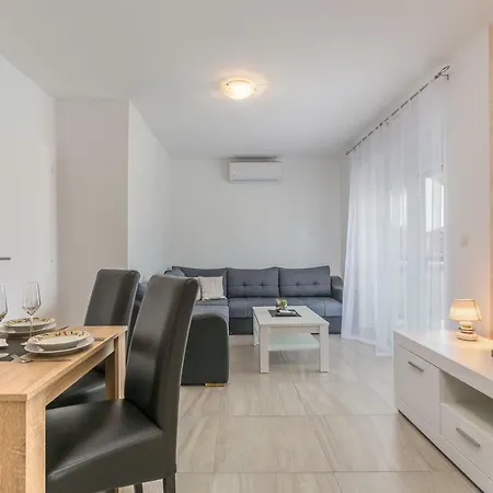 Stephany Apartment Porec